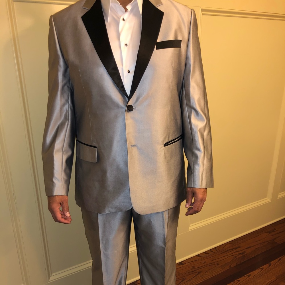 BeSpoke Fit TUXEDO 🤵🏽 - Picture 2 of 8